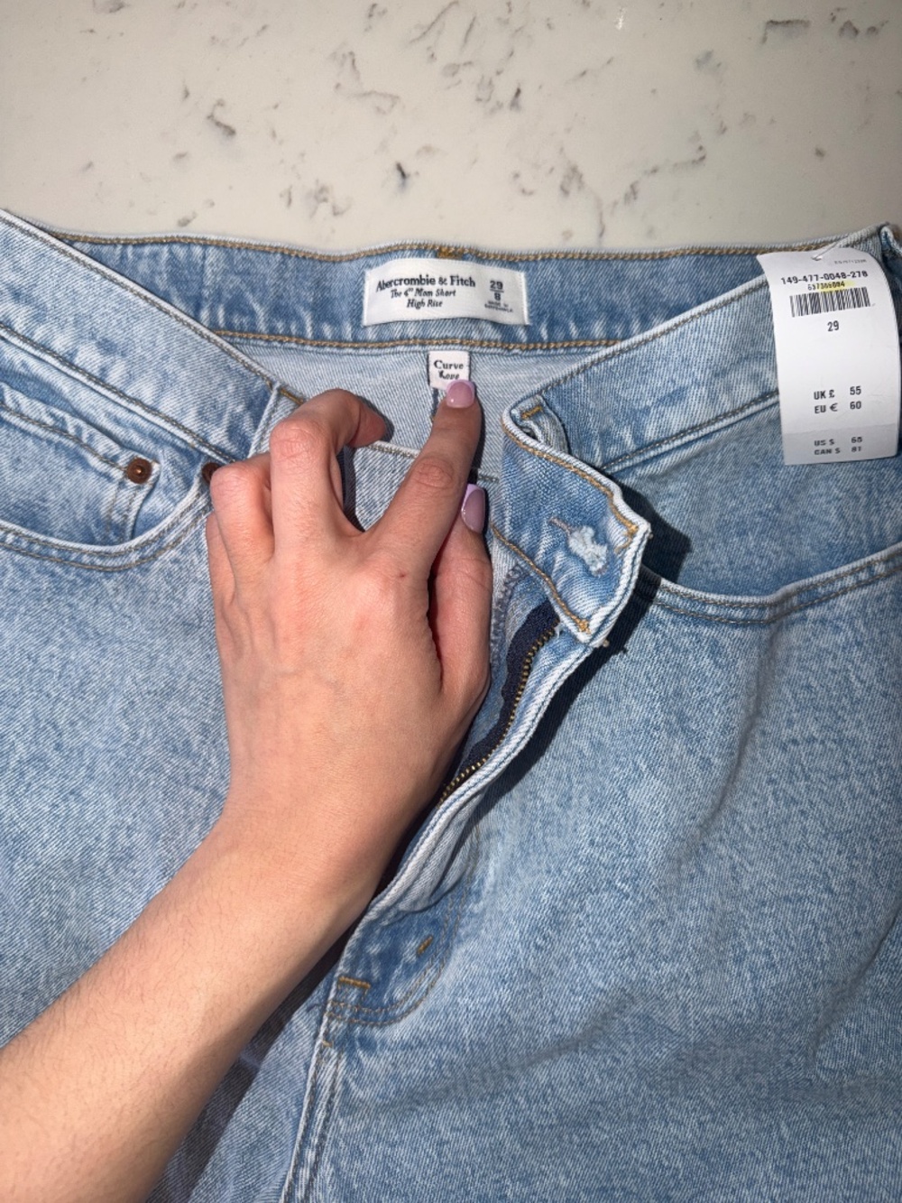 Abercrombie and Fitch Curve Love 4” Mom Shorts - Picture 3 of 5